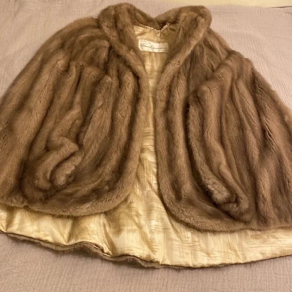 FURS BY EDWARD GLASSER CHICAGO Vintage Brown Fur Poncho / CAPE. One size - Picture 11 of 11